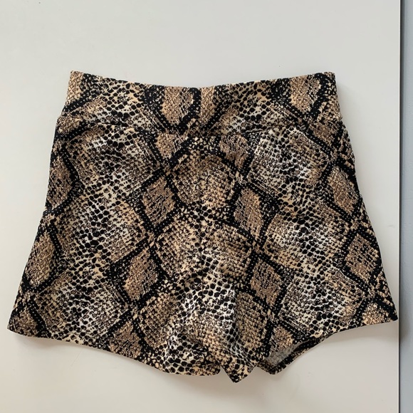 Snakeskin skort - Picture 2 of 3